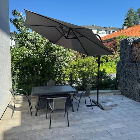 Ferienwohnung "Sorgenfrei" In Coburg ! - Im Eg Mit Privatparkplatz & Balkon Coburgo Exterior foto