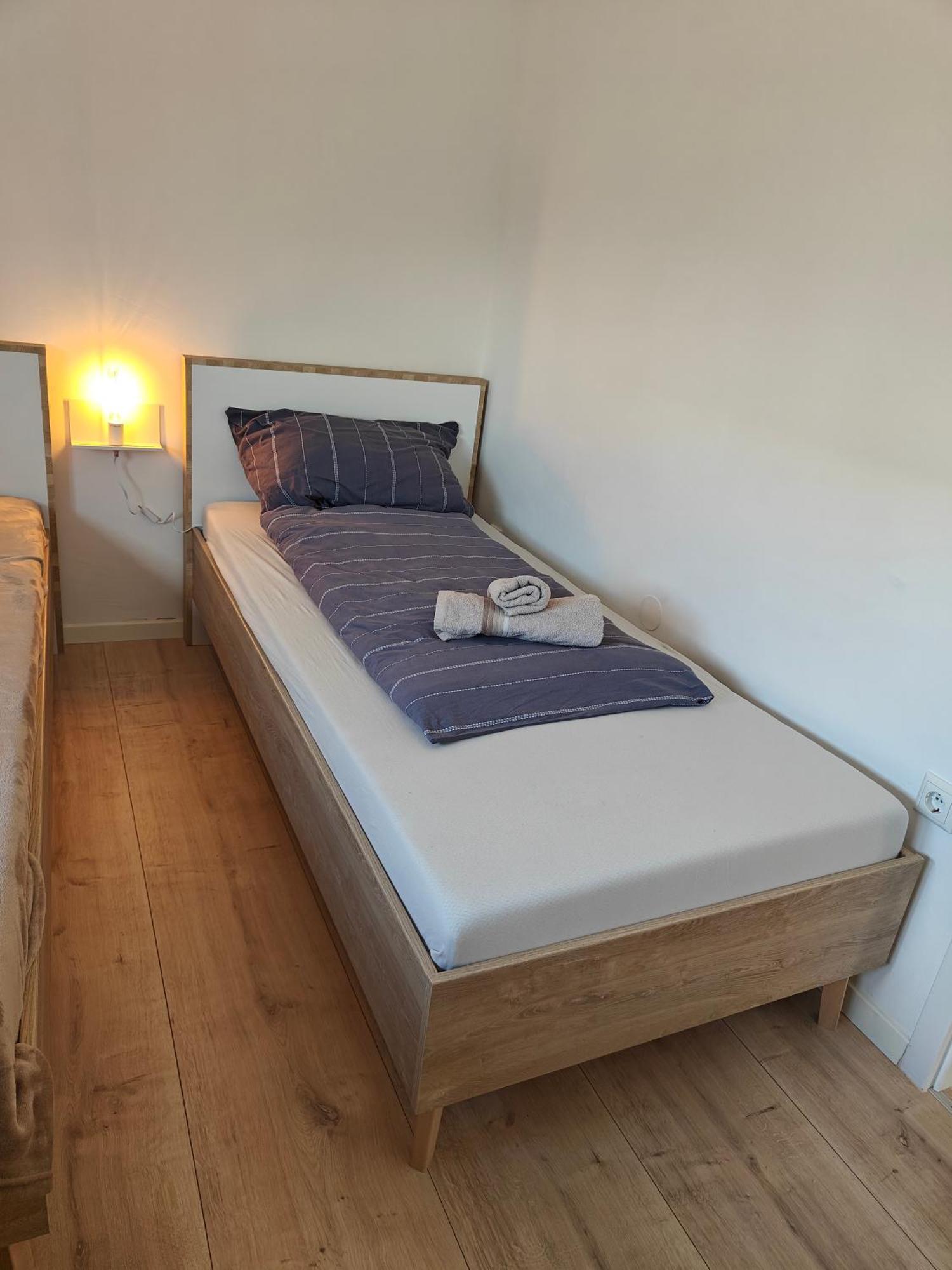Ferienwohnung "Sorgenfrei" In Coburg ! - Im Eg Mit Privatparkplatz & Balkon Coburgo Exterior foto