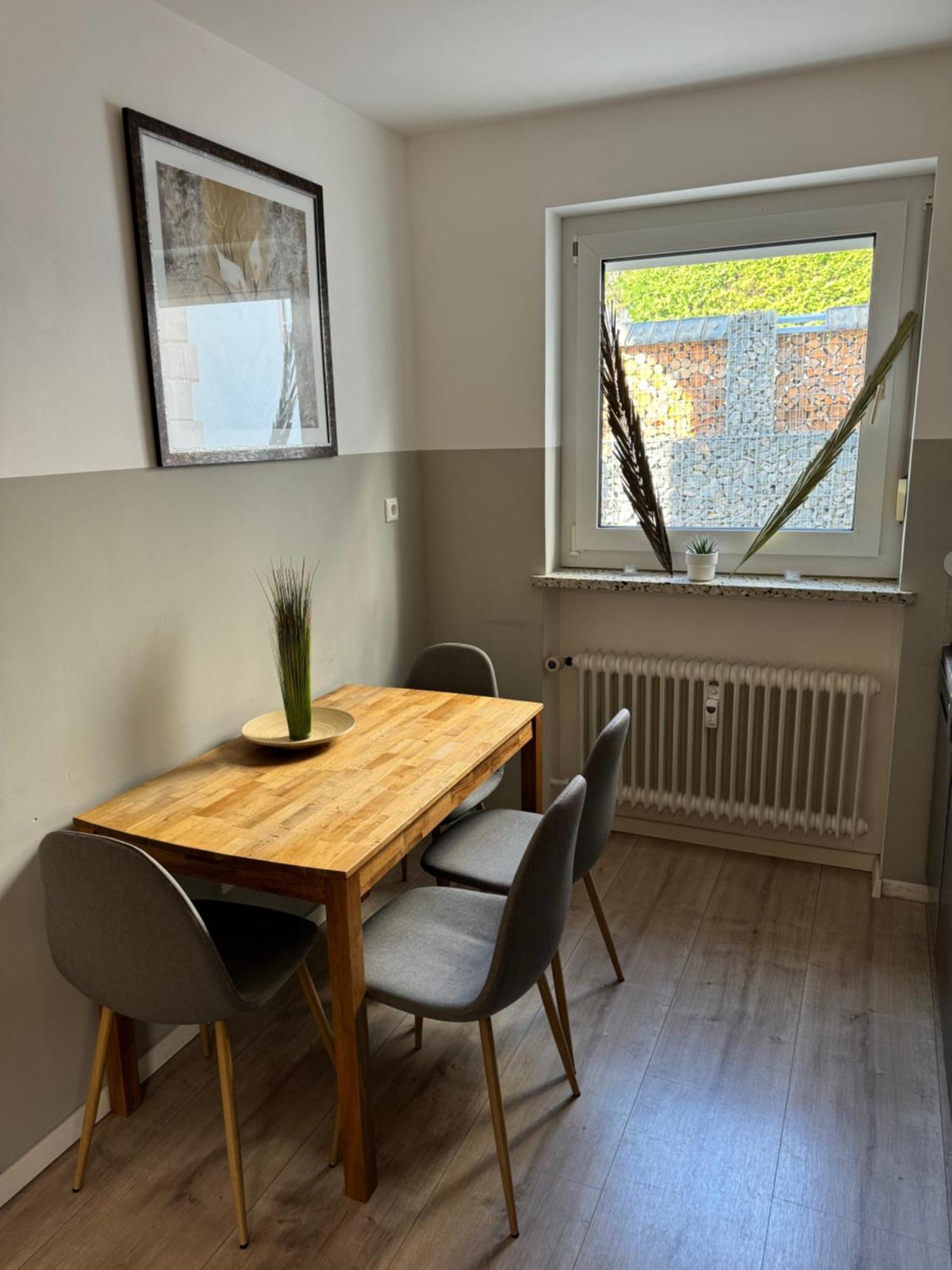 Ferienwohnung "Sorgenfrei" In Coburg ! - Im Eg Mit Privatparkplatz & Balkon Coburgo Exterior foto